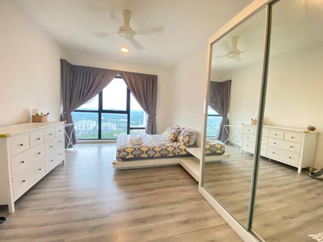 High Floor Cozy Southkey Mosaic Netflix 4pax