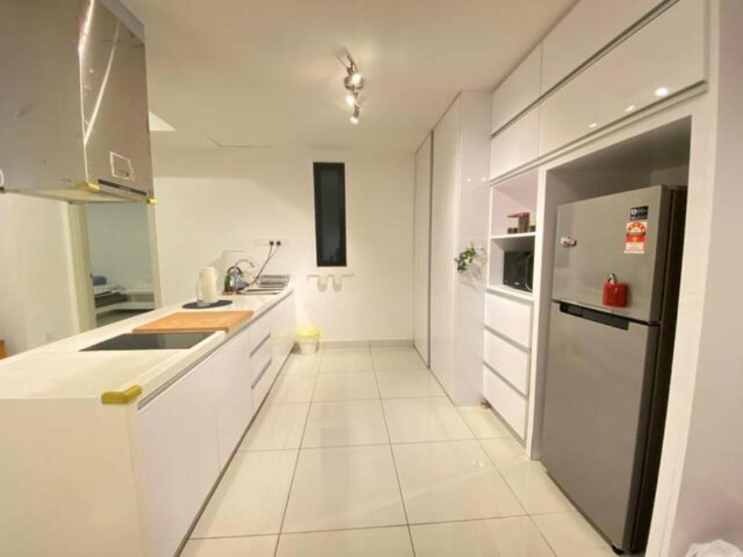 High Floor Cozy Southkey Mosaic Netflix 4pax Apartment
