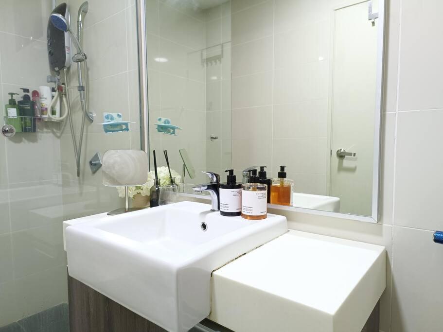 Apartment High Floor Cozy Southkey Mosaic Netflix 4pax Johor Bahru